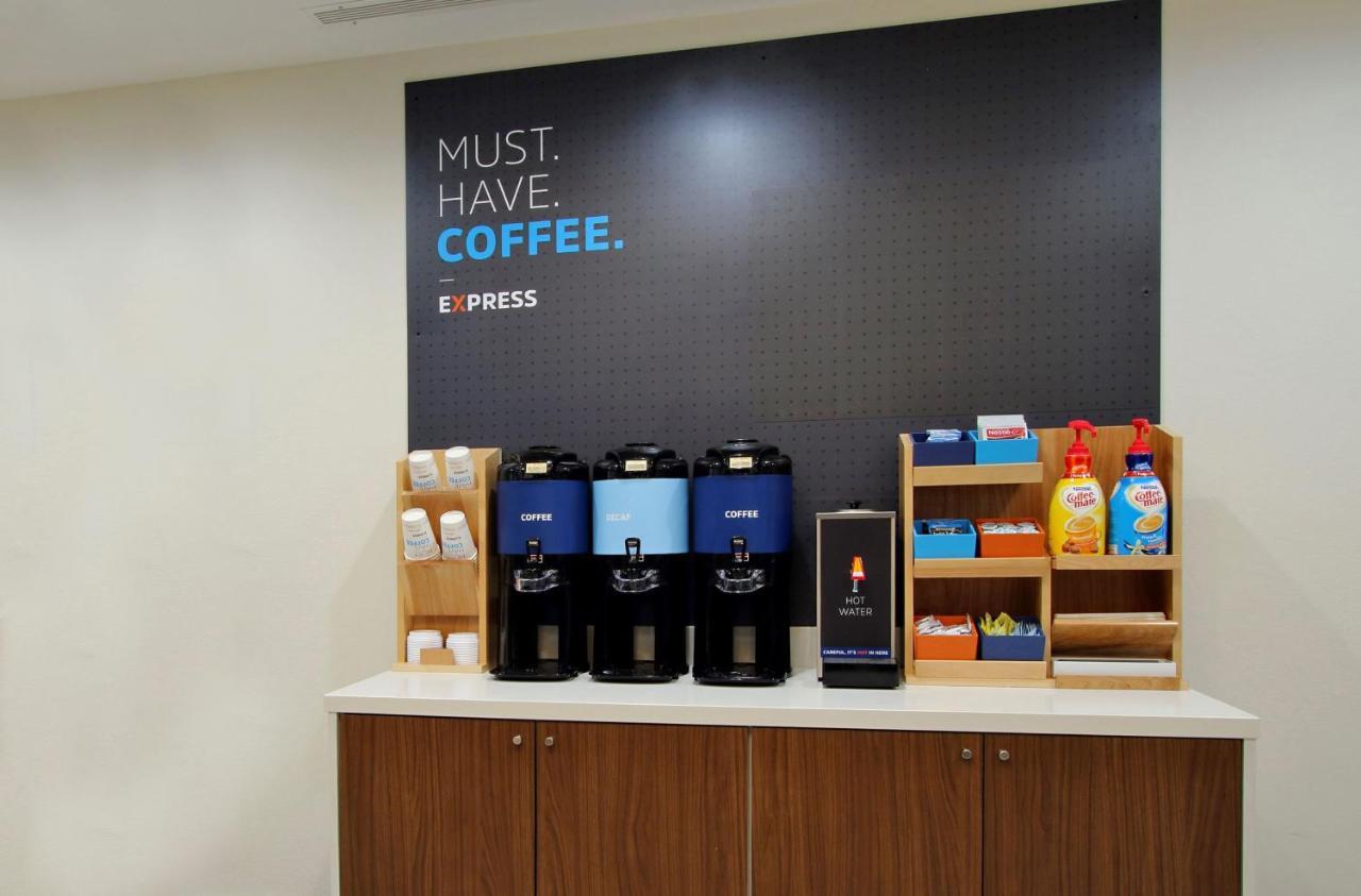 Holiday Inn Express & Suites Columbia-I-26 @ Harbison Blvd By Ihg エクステリア 写真
